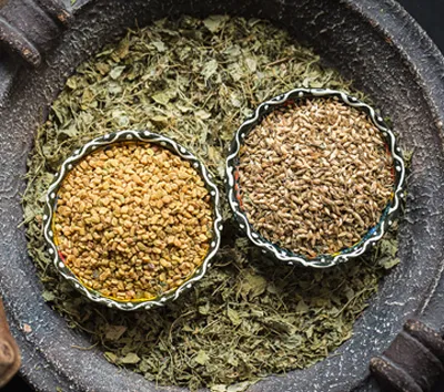 Пряности в баночках